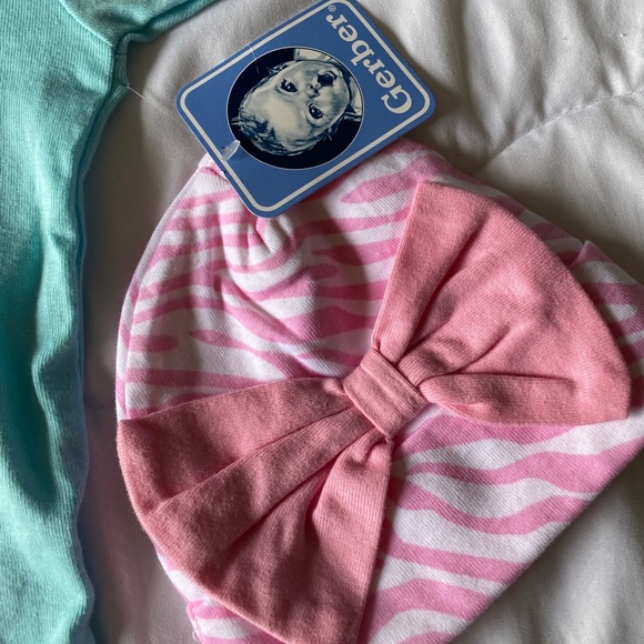 Blue and Pink Gerber Baby 3 Piece Set (12 months) - Picture 6 of 7